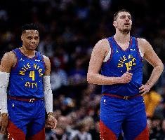 历史级遗憾！约基奇是唯一输球的60+三双！